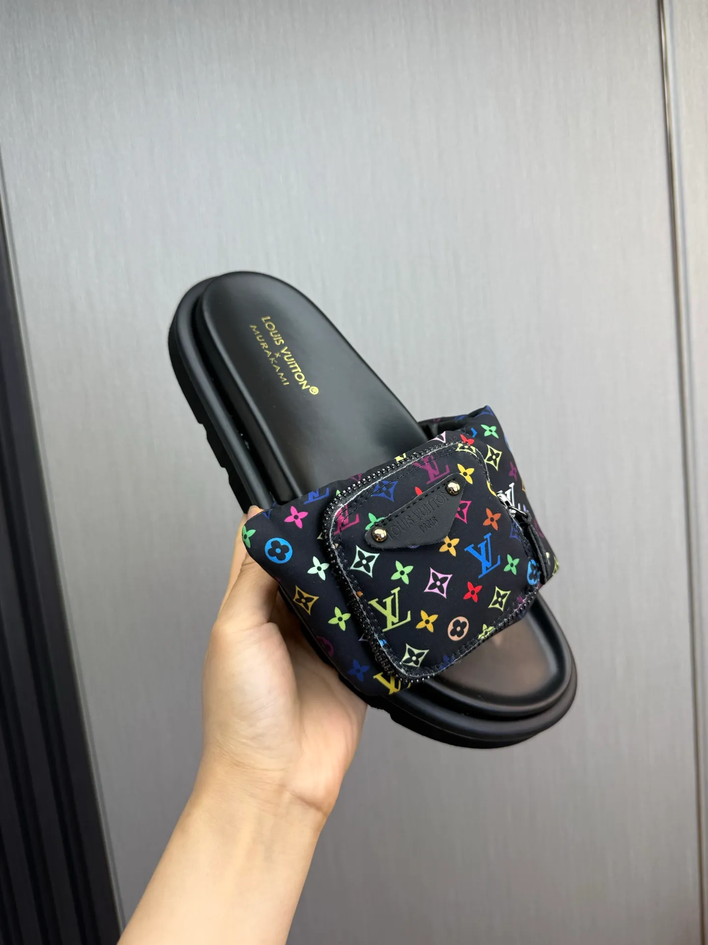 Men's shoes 💰360💰 Lv. hot selling men's slippers 🔥 🩴Official website one to one production 38-45 sizes 45 46 🉑️Customized!